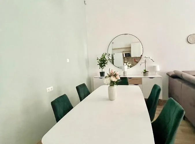 Rumbach Ii Freeparking Apartment